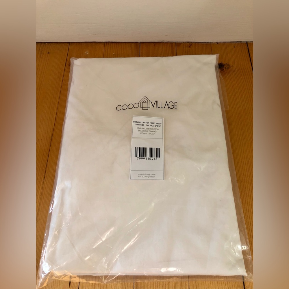 Coco Village Twin Fitted Sheet - Drap contour lit simple coquille d’œuf NWT